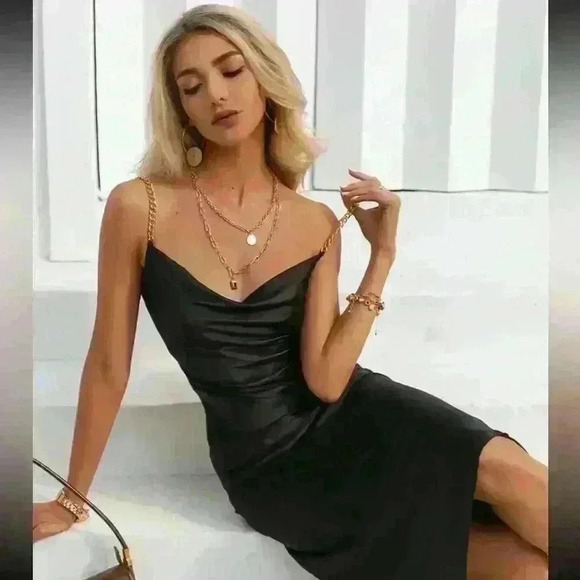 Black  slip dress 🖤🖤 - Picture 2 of 8